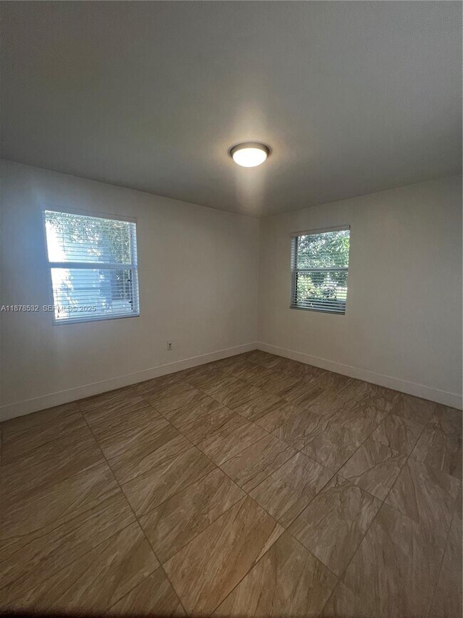 Building Photo - 11 Sidonia Ave