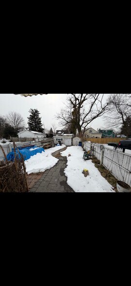 Building Photo - 191 Parkinson Ave