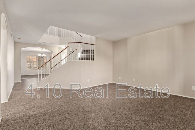 Building Photo - 1678 S Ash Dr