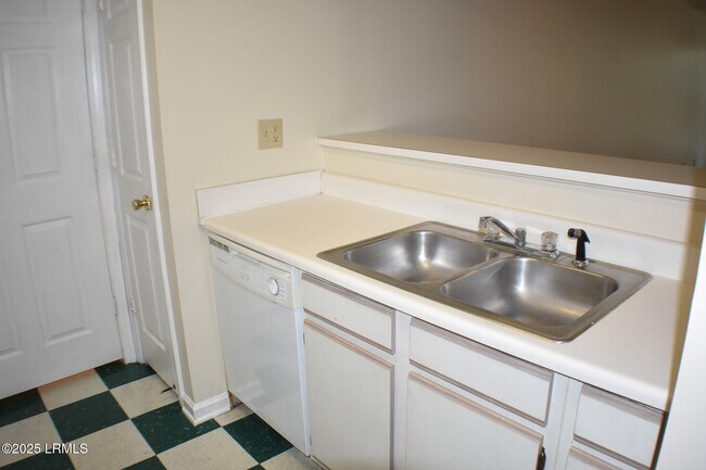 Building Photo - 1231 Ladys Island Dr