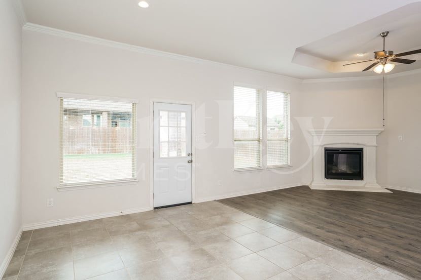 Building Photo - 213 Mineral Point Dr