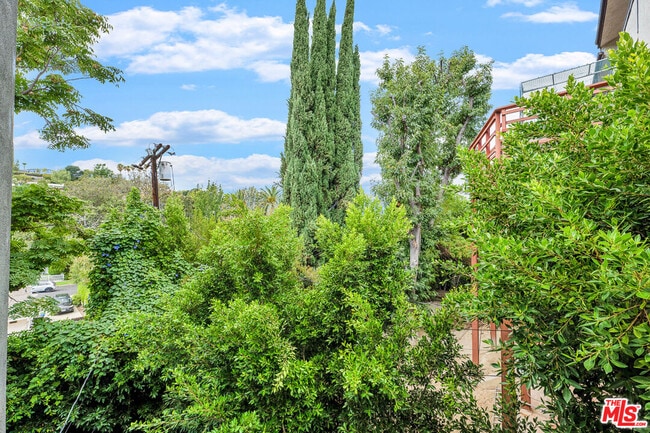 Building Photo - 13563 Contour Dr