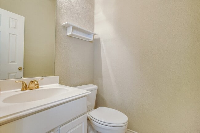 Building Photo - 3021 Sawtooth Dr