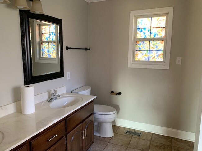 Building Photo - BEAUTIFUL 3 BEDROOM HOME