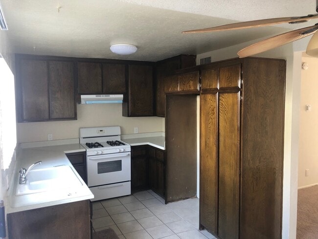 Building Photo - 4392 Green Ave