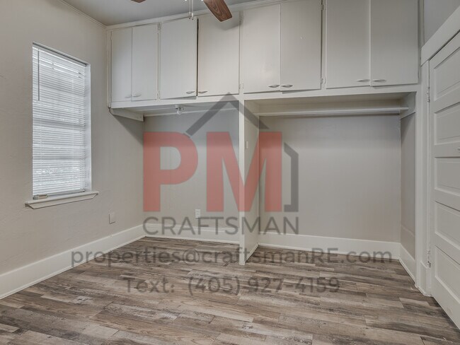 Building Photo - 1226 NW 8th St