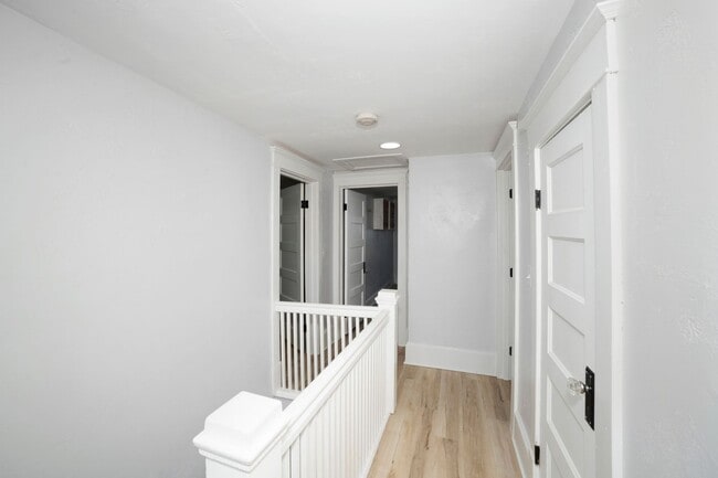 Building Photo - 3 Bedroom Custom Neenah Home