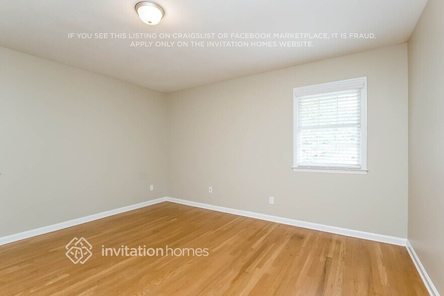Building Photo - 680 Foxcroft Cir SE