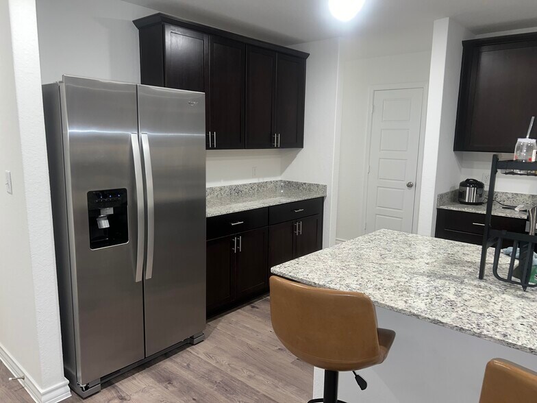 Building Photo - 8123 Hamrick Cir