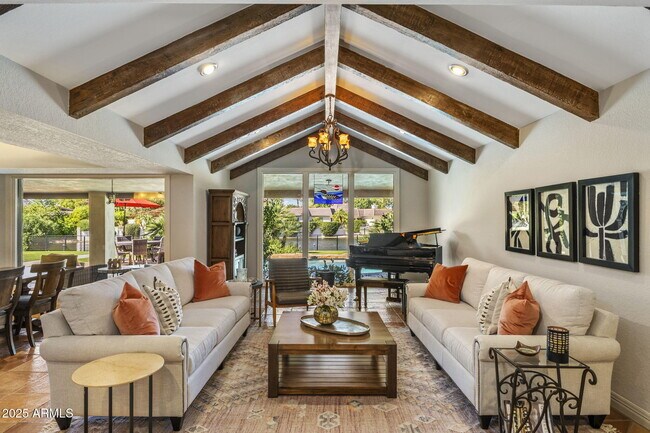 Building Photo - 7620 E Vía Del Placito