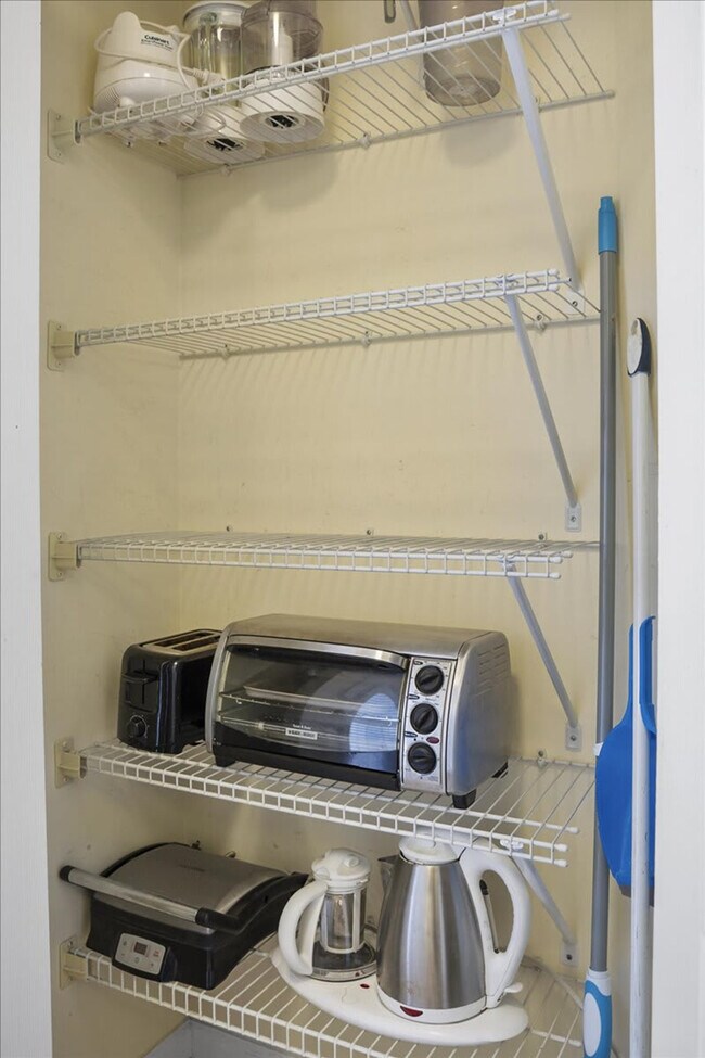 Building Photo - 1733 Sea Fair Dr