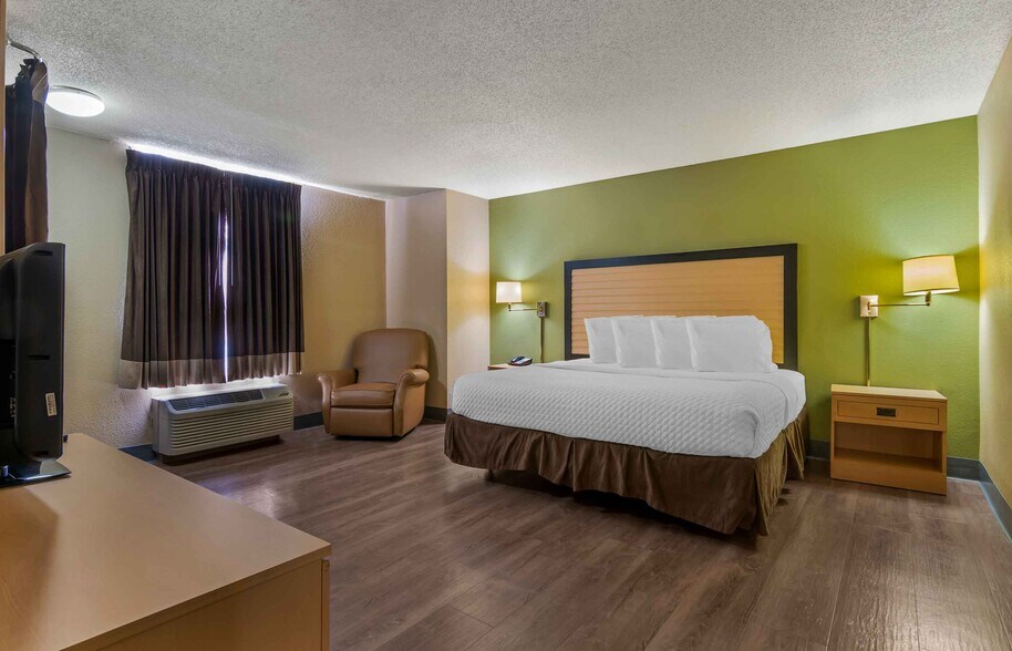 Building Photo - Furnished Studio-Kansas City - Overland Park - Quivira Rd.