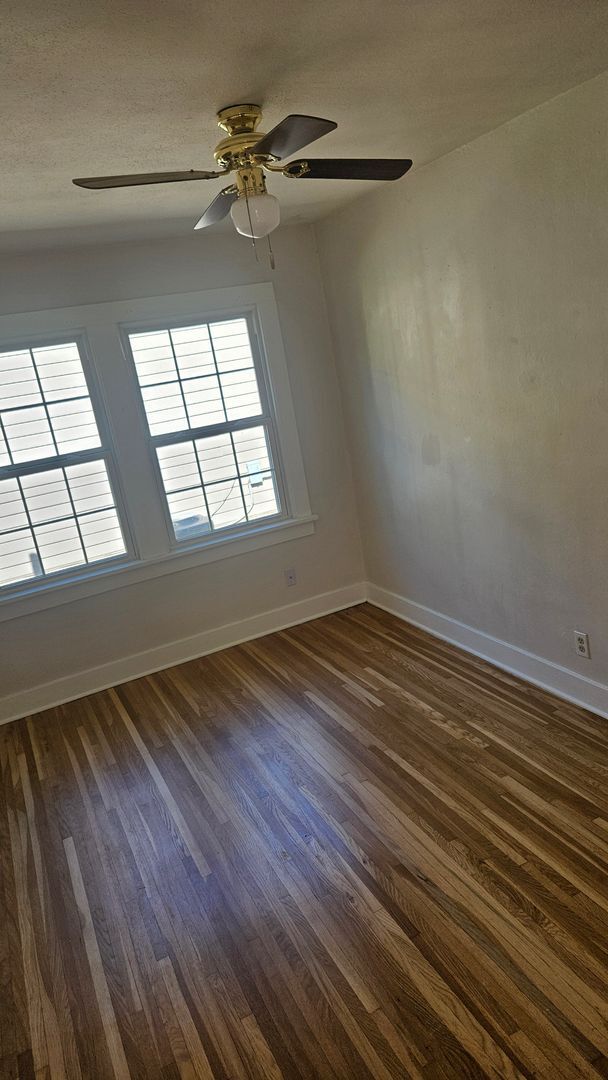 Building Photo - Cute and Cozy Old Town Home