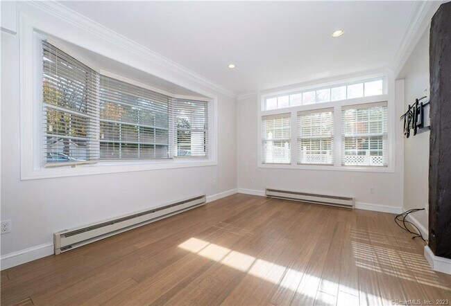 Building Photo - 107 Black Rock Tpke