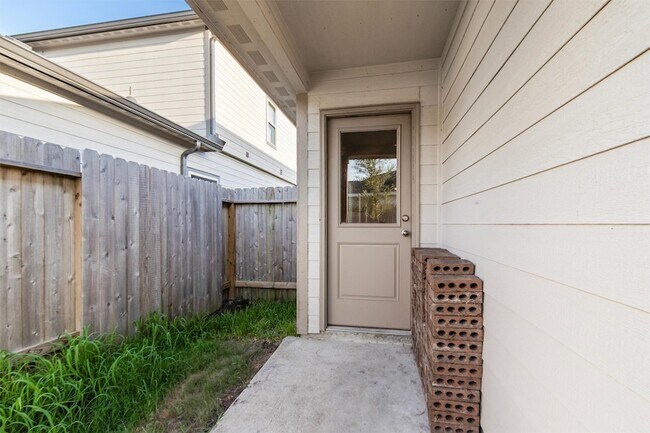 Building Photo - 2637 Shady Cedar Ct
