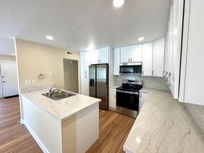Building Photo - Beautifully Updated 3 Bedroom, 2 Bath with Private Yard
