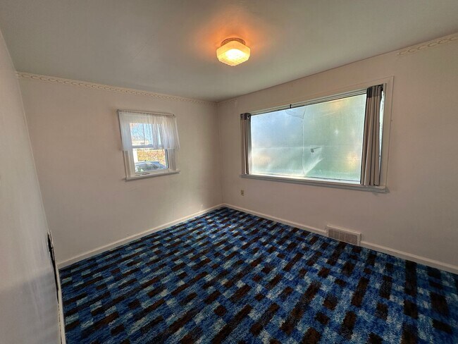 Building Photo - 5084 ID-33