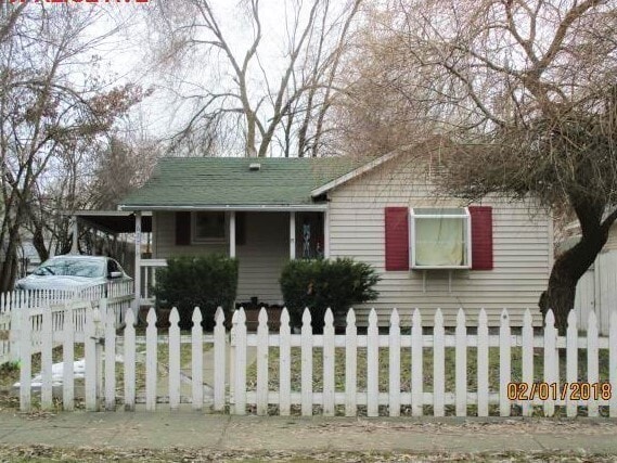 Primary Photo - VINTAGE BUNGALOW NEAR CORBIN PARK AVAILABLE NOW!!