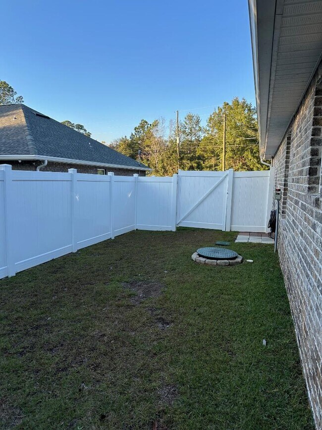 Building Photo - 7299 Gordon Evans Rd