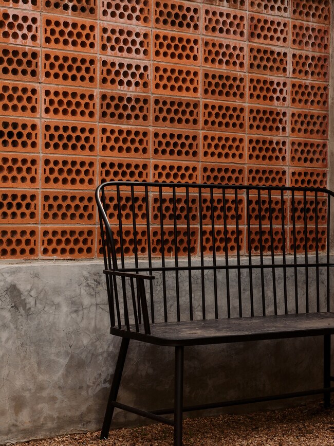 Building Photo - 910 Gullett St