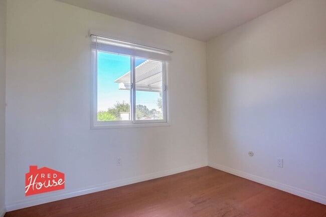 Building Photo - 1878 Pariva Dr