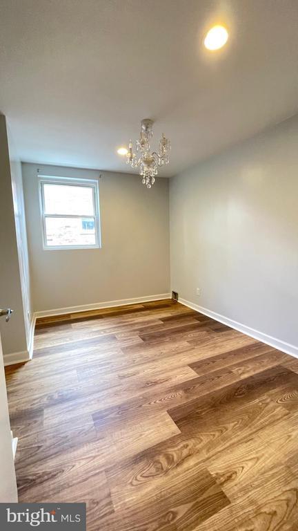 Building Photo - 324 Avon St