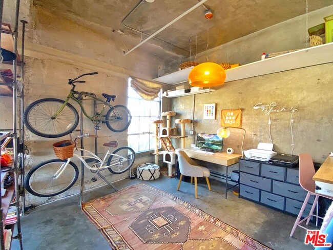 Building Photo - 1855 Industrial St