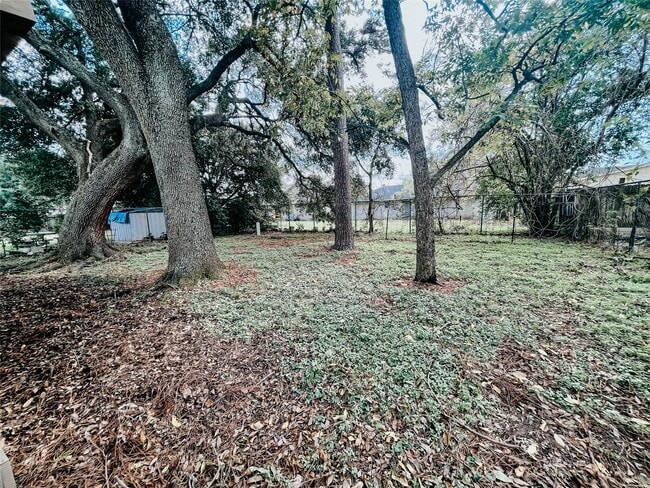 Building Photo - 2155 Twinbrooke Dr