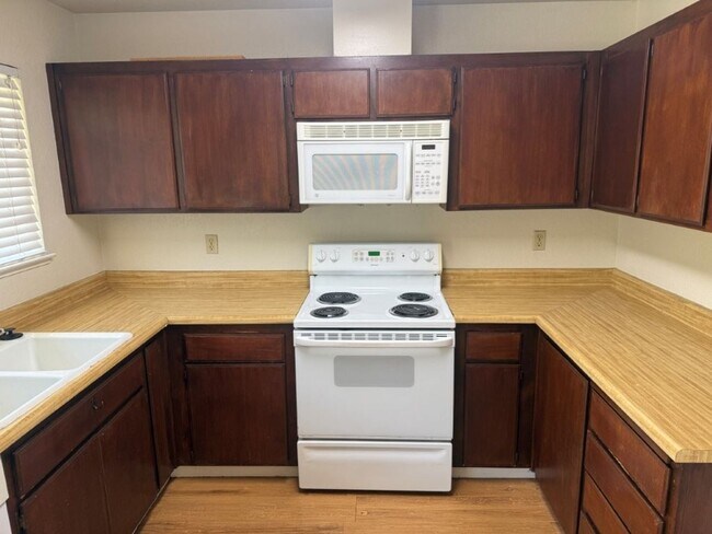 Building Photo - 2766 Applewood Dr