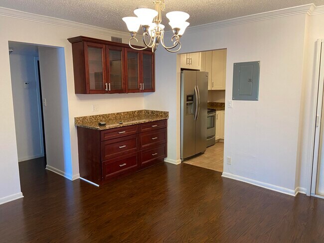 Primary Photo - 300 Waterway Dr S