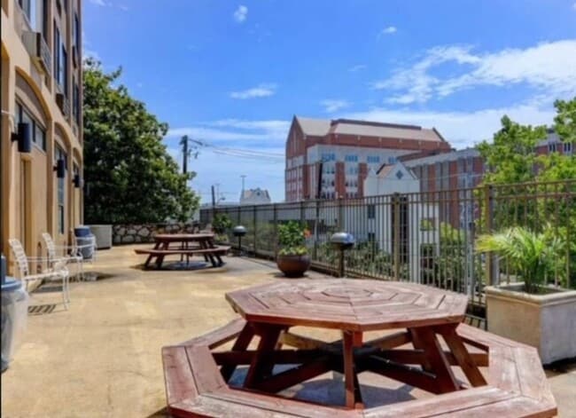 Building Photo - University Towers- Studio Apartment #418 Available FALL 2026 @ $1100/month