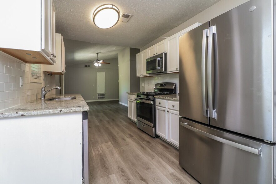 Building Photo - 3000 Owens Meadow Dr NW