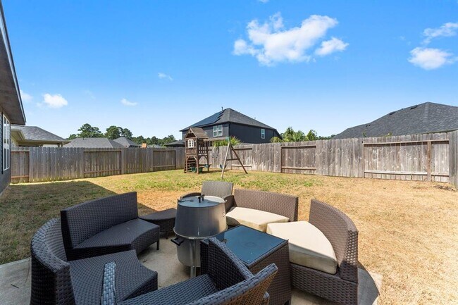Building Photo - 40560 Goldeneye Pl