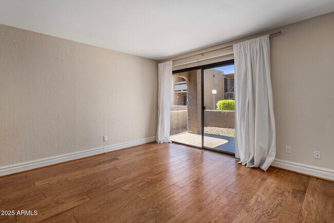 Building Photo - 3825 E Camelback Rd