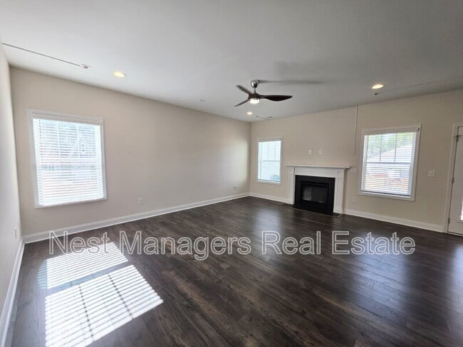 Building Photo - 2418 Cedar Rdg Ct