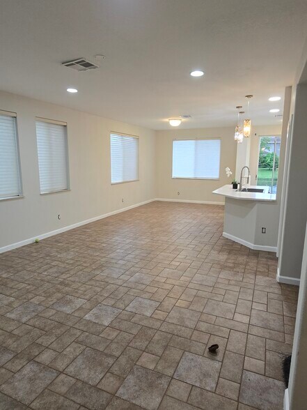Living room - 3059 Laurel Ridge Cir