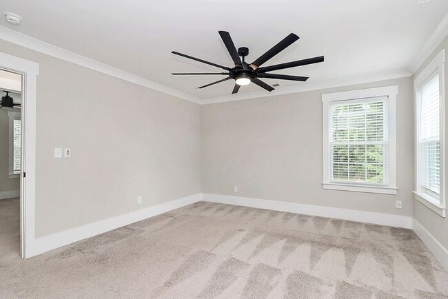 Building Photo - Stunning 3BD/2.5BA Home in Charlotte!