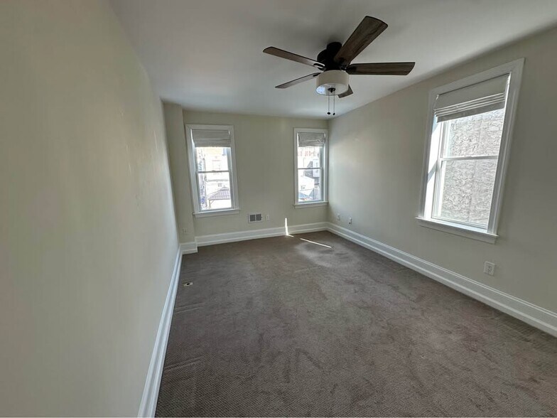 Building Photo - 2213 Federal St