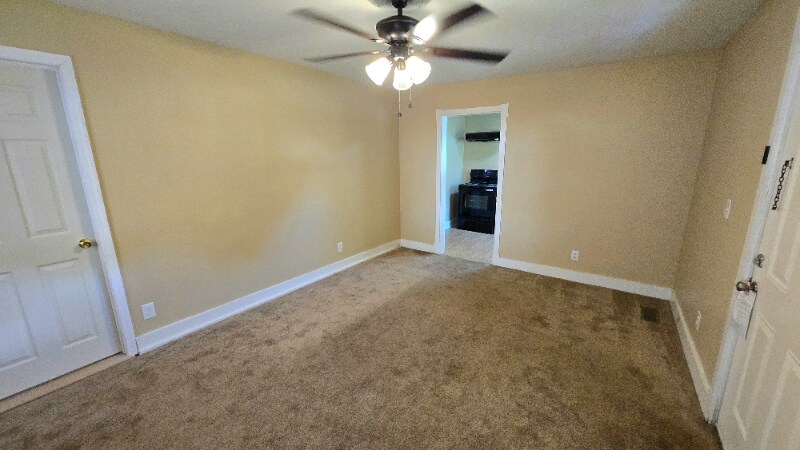 Building Photo - 1229 Greenfield Dr