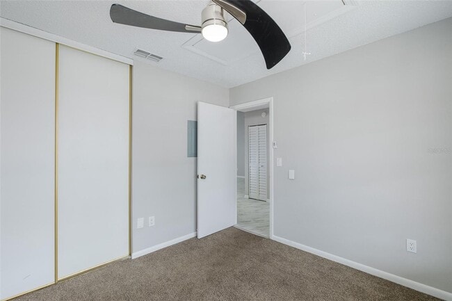 Building Photo - Beautifully Updated Condo