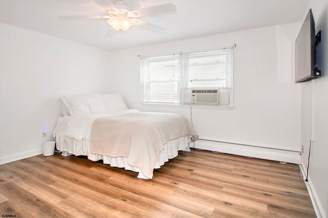 Building Photo - 9506 Ventnor Ave