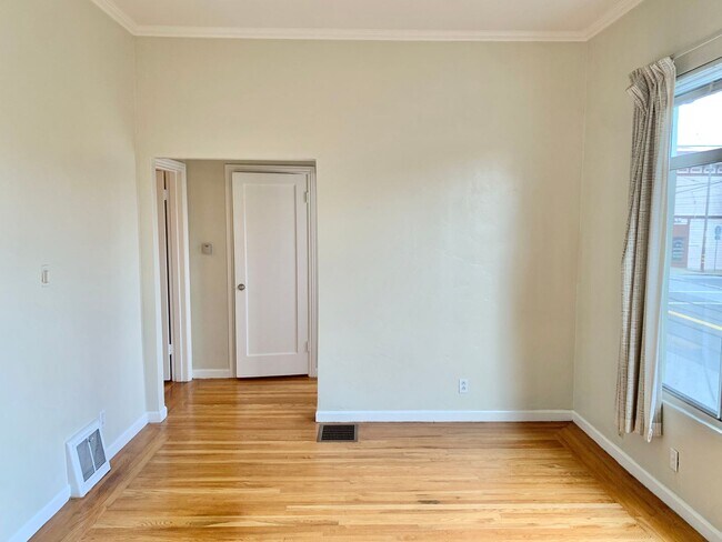 Building Photo - 1BR/1BA Prime Noe Valley Apt. on Church at...