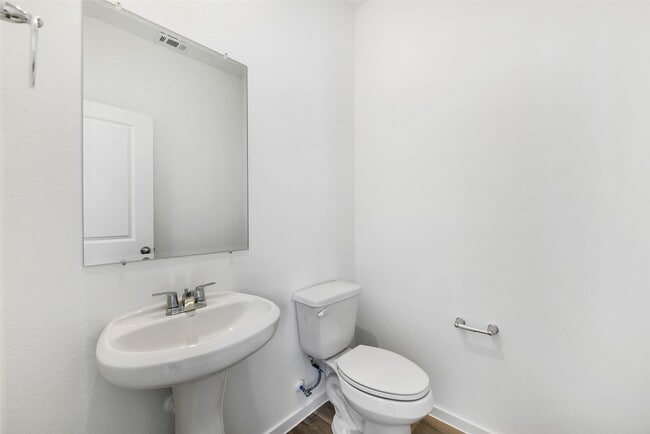 Building Photo - 3930 El Vaquero Ct