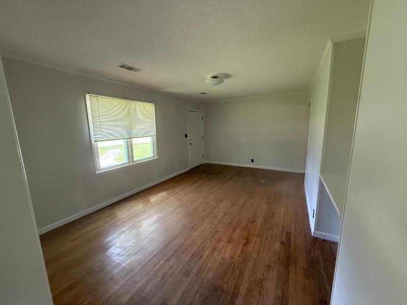 Building Photo - 145 Hume Ave