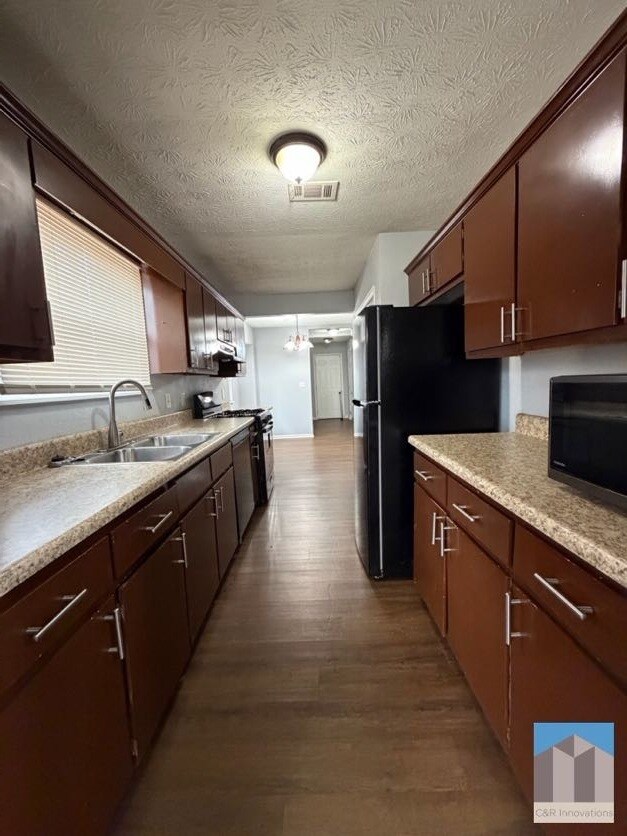 Building Photo - 804 Emerald Forest Cir