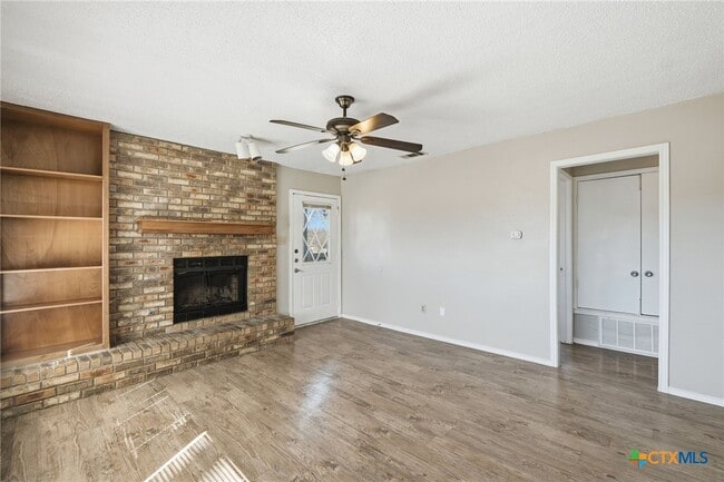 Building Photo - 409 Rawhide Loop