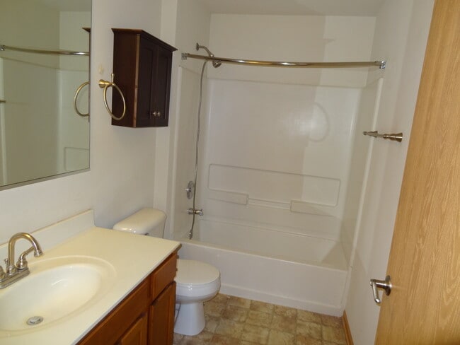 Building Photo - 232 Bertram Dr