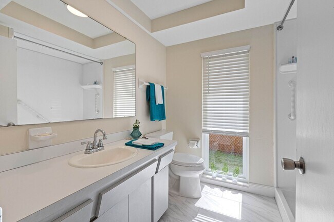 Building Photo - Sailboat-Ready Waterfront Home with Spectacular Scenic Views