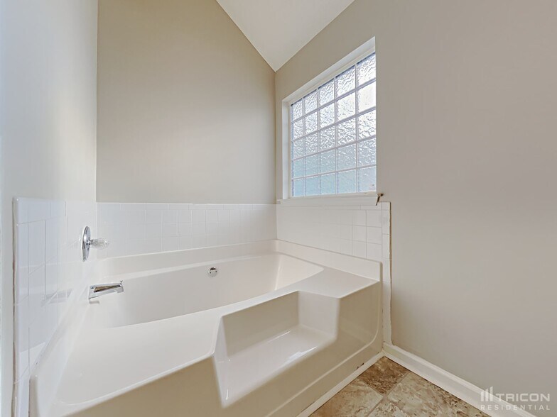 Building Photo - 5195 Bridle Point Pkwy
