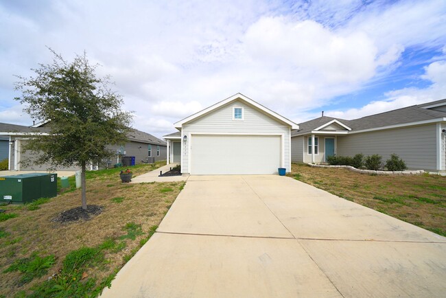 Building Photo - Great 3/2 Located in Rosillo Ranch Now Ava...